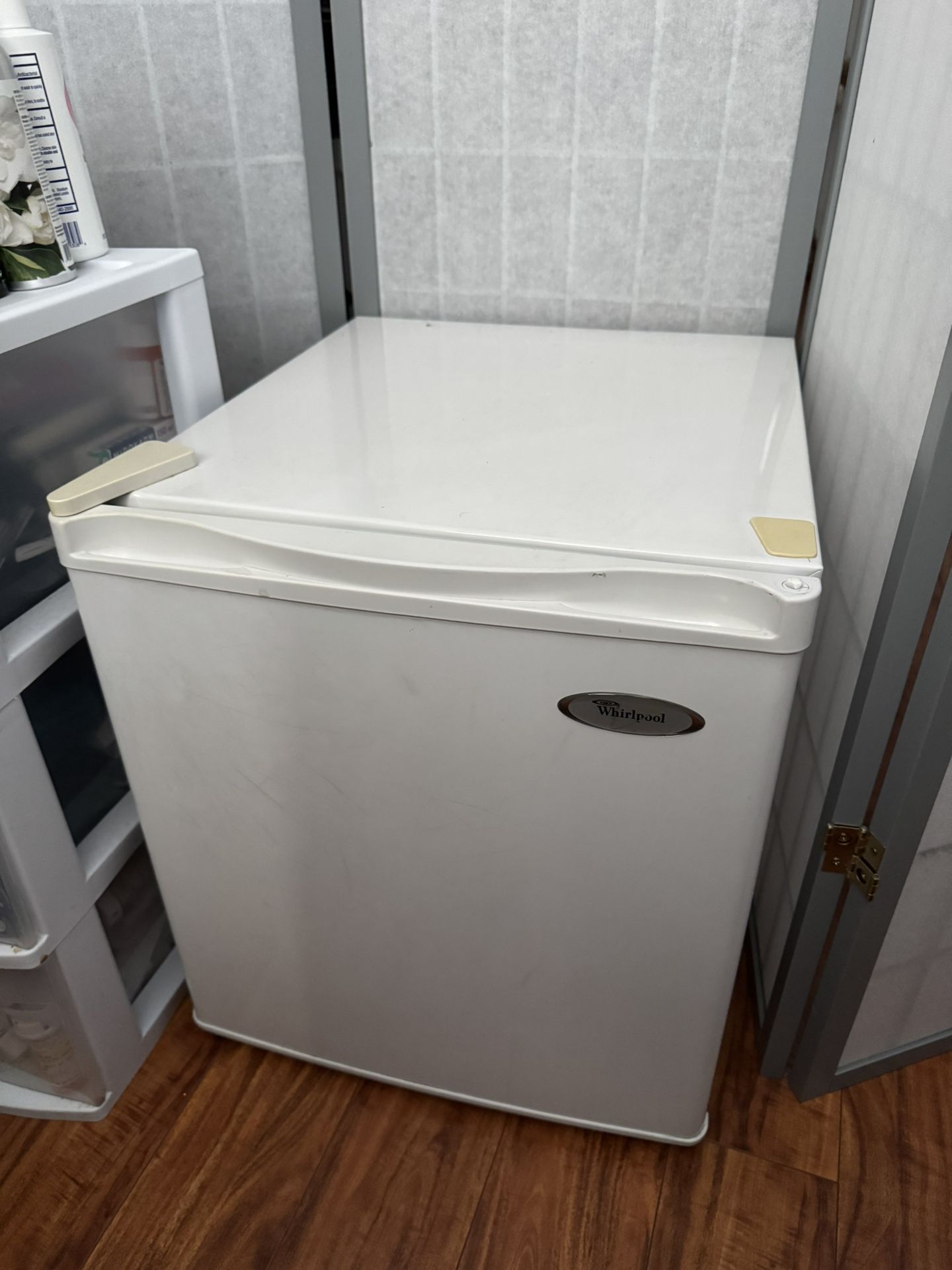 Whirlpool Mini fridge