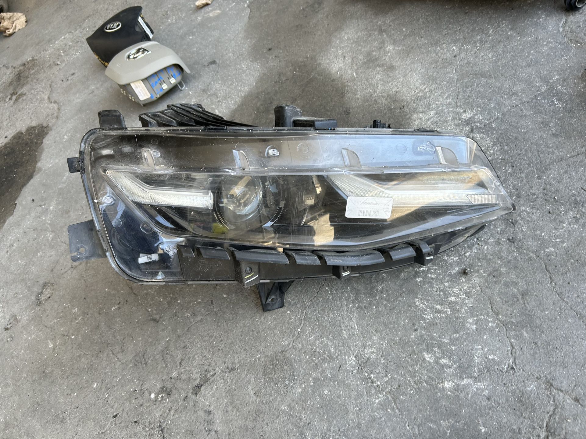 2019-2024 Chevy Camaro Right Passenger Headlight