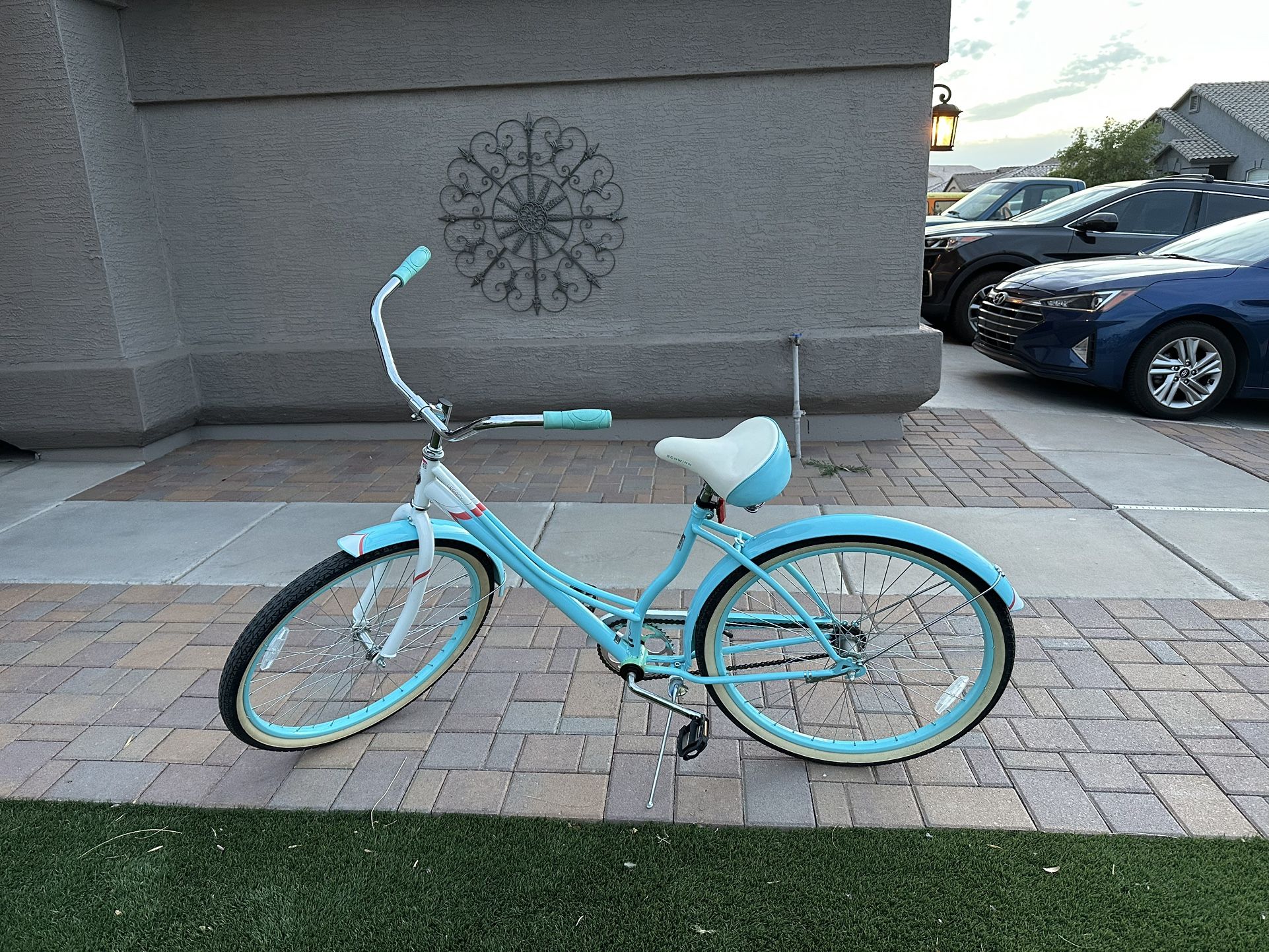 26” Schwin Legacy Cruiser