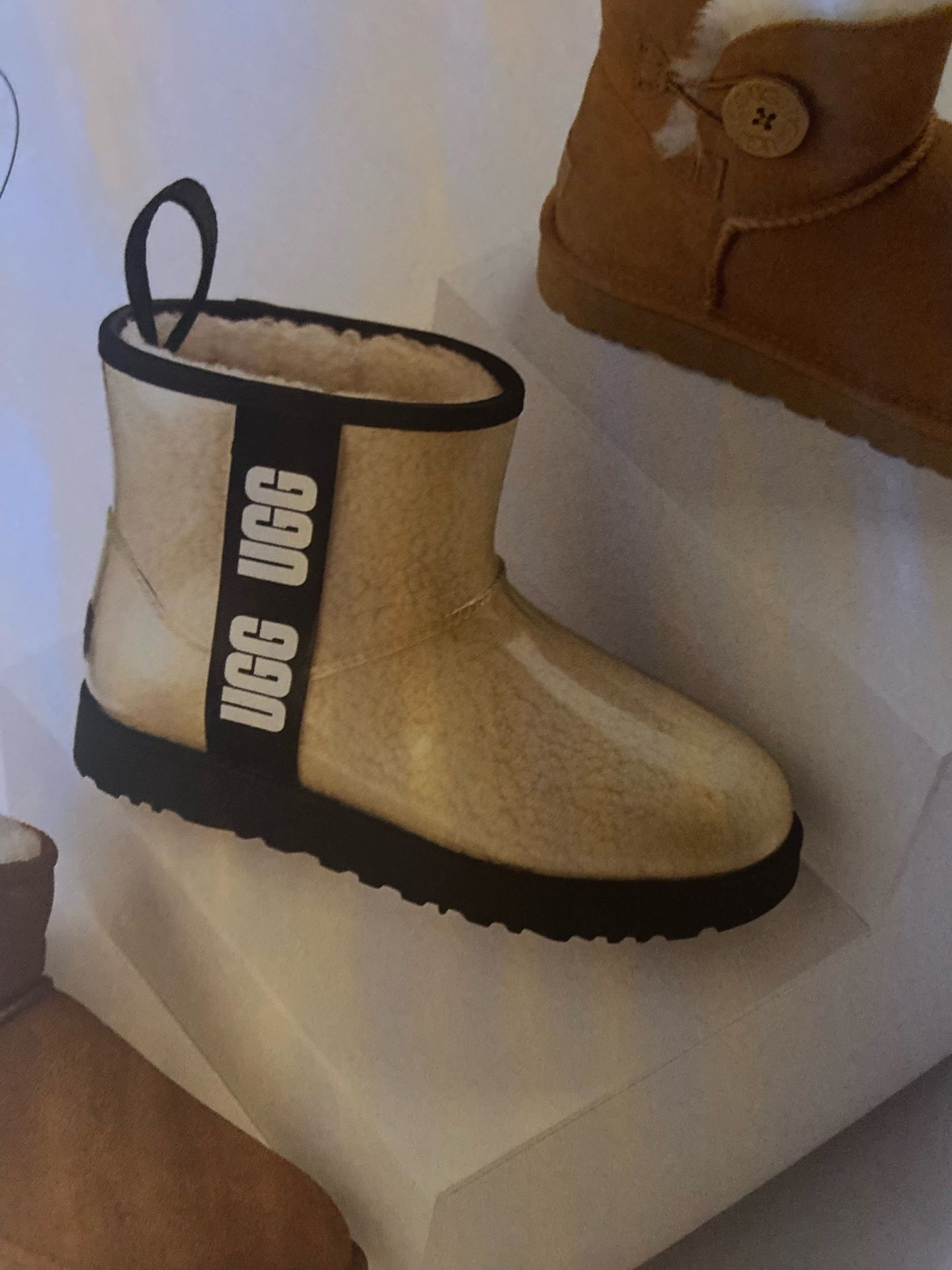 Women’s UGG BOOTS