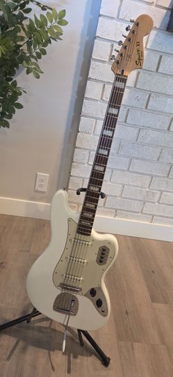 Squire Bass IV