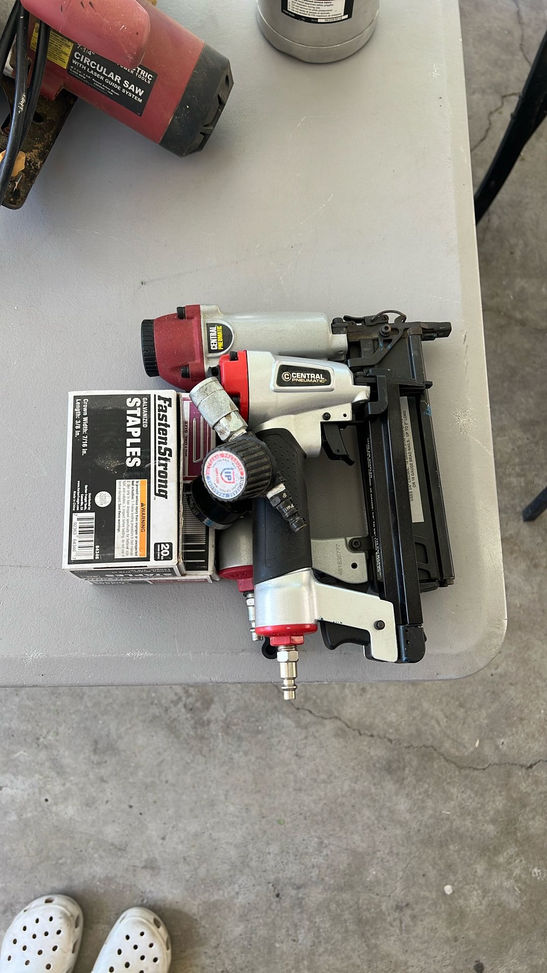Staple gun