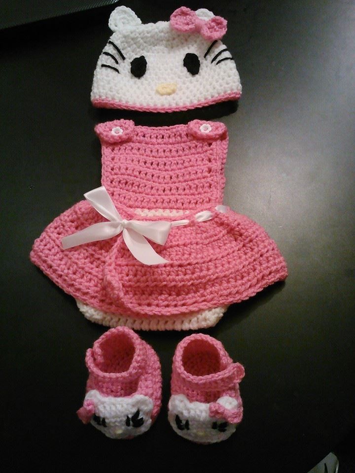Hello Kitty Knitted Clothes