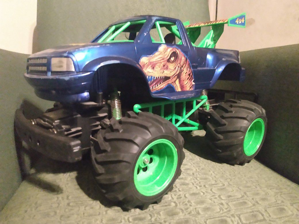 RadioShack Carnivore Monster Truck Axial Redcat RC4WD Scale Crawler Rc