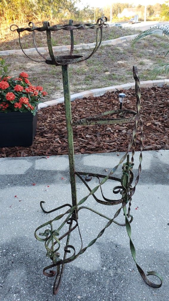 VINTAGE WROUGHT-IRON PLANT STAND