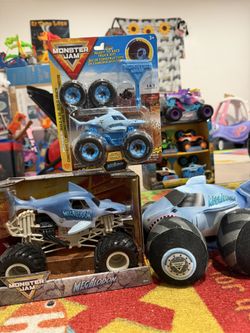 Monster Jam Megalodon 