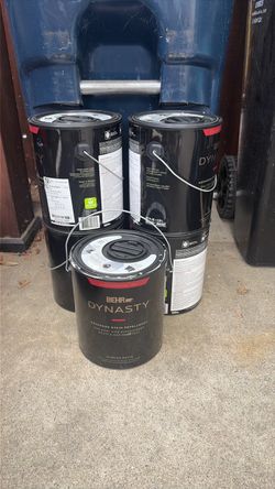 5 gal of Behr Dynadty matte paint - Chic Gray