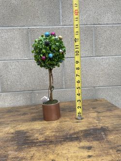 Battery operated tabletop topiary with Easter lights  🐣Open Box🐣