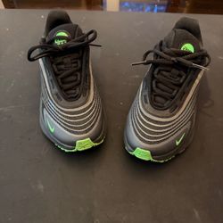 Youth Nike Air Max Size 4Y