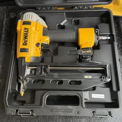 DEWALT Pneumatic 16-Gauge 2-1/2 in. Corded Finishing Nailer