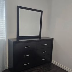 Wardrobe/ ropero/ clothes