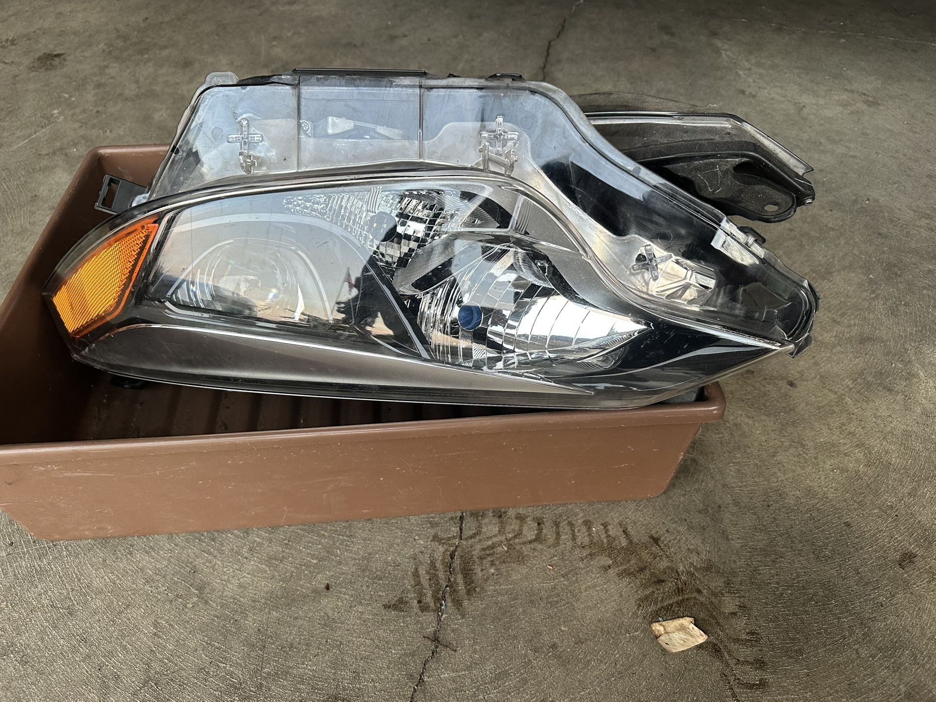 2015 Original Toyota Camry headlight Pair