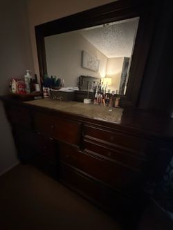 Dresser