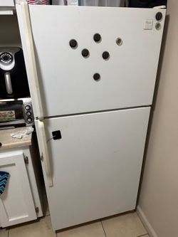 Whirlpool Top-Freezer Refrigerator White