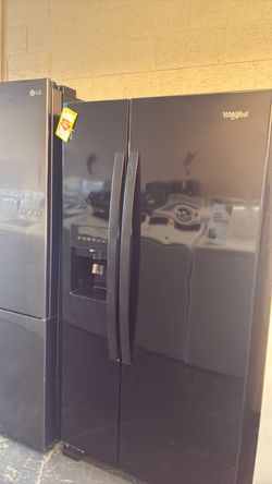 Nice like new Whirlpool side by side refrigerator