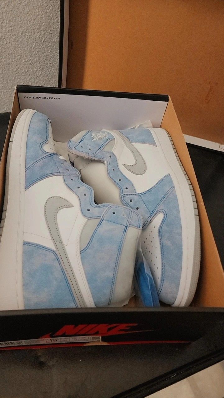 Jordan 1 Hyper Royal Sz 10 New