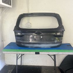 HYUNDAI SANTA FE PLUG IN 2019-2023 GENUINE BOOT LID TAILGATE PANEL