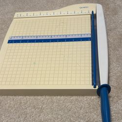 Quartet Arts And Crafts cutting board