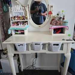 Cute White  Vanity 