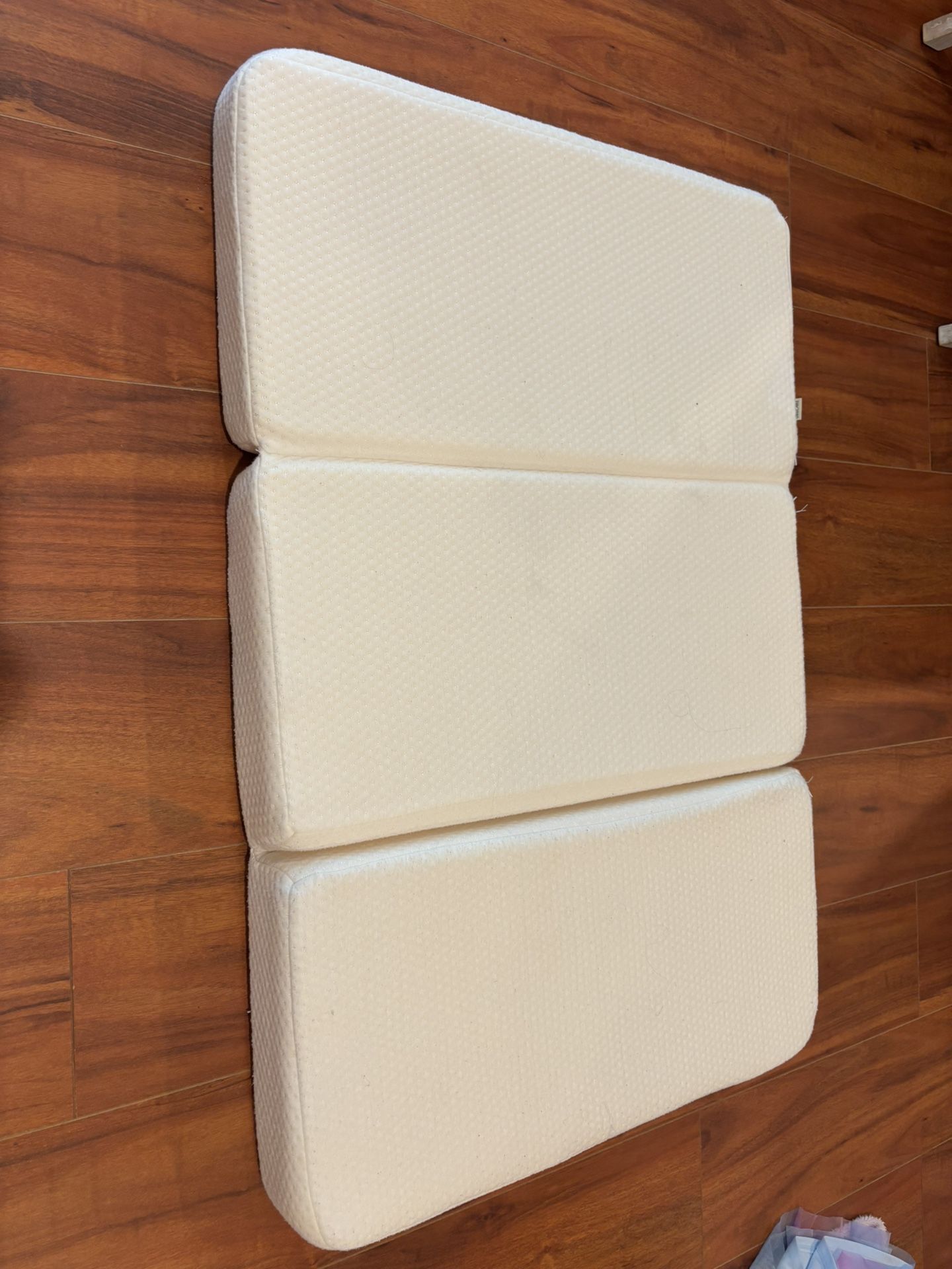 Tri Fold Memory Foam Pad For Pack And Play With Carrying Case