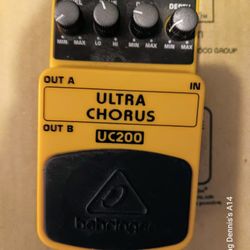 Berhengher UC200 ultra chorus pedal 