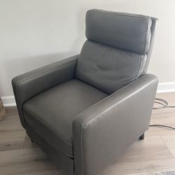 2 Recliners For $90