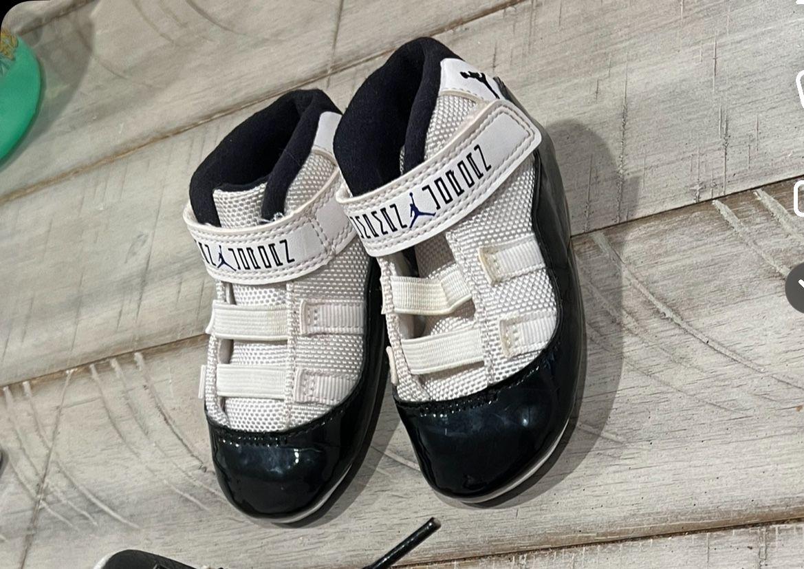 Jordan 11s