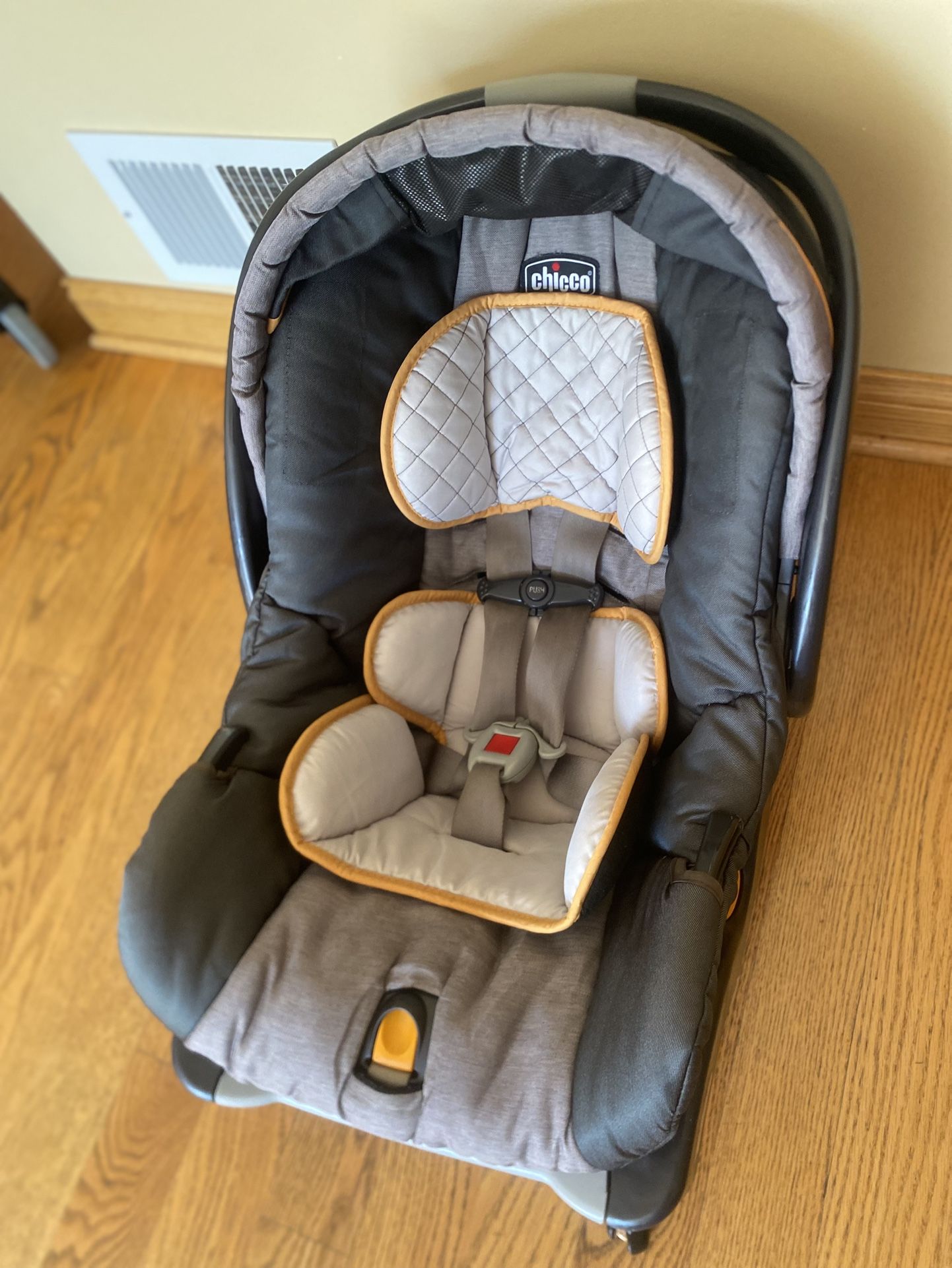 Chicco Baby Car Seat