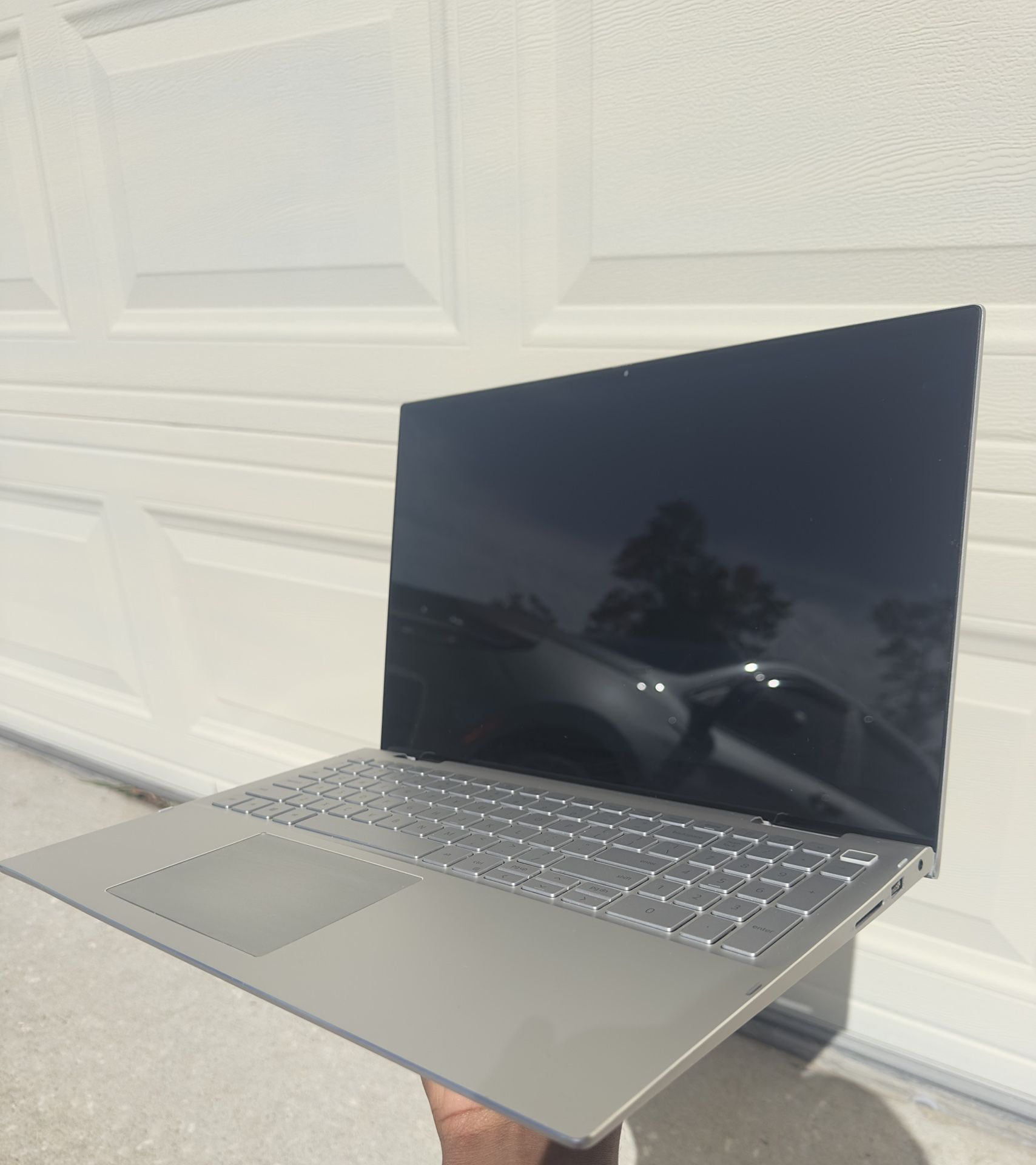 Dell Inspiron 7500 2n1 
