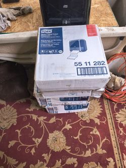 TORK AUTOMATIC TOWEL DISPENSER 