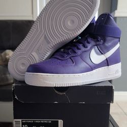 NIKE AIR FORCE 1 HIGH
VARSITY PURPLE (2015)