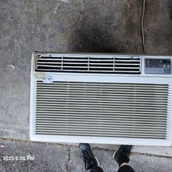 Hampton Bay 14.5k BTU - Air Conditioner - SO COLD! 