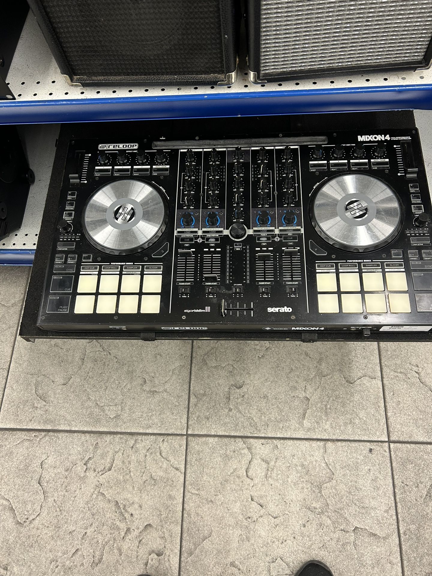 Reloop Mixon4 DJ