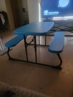 Kids Collapsible Picnic table.