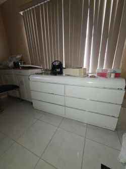 Bedroom furniture  set