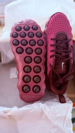 Nike mind 002 women NEW SIZE 10