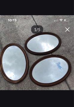 Lot of 3 wall hanging mirrors