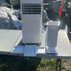 Vissani Mobile Type Air-Conditioning 8500 Btus Used One Summer