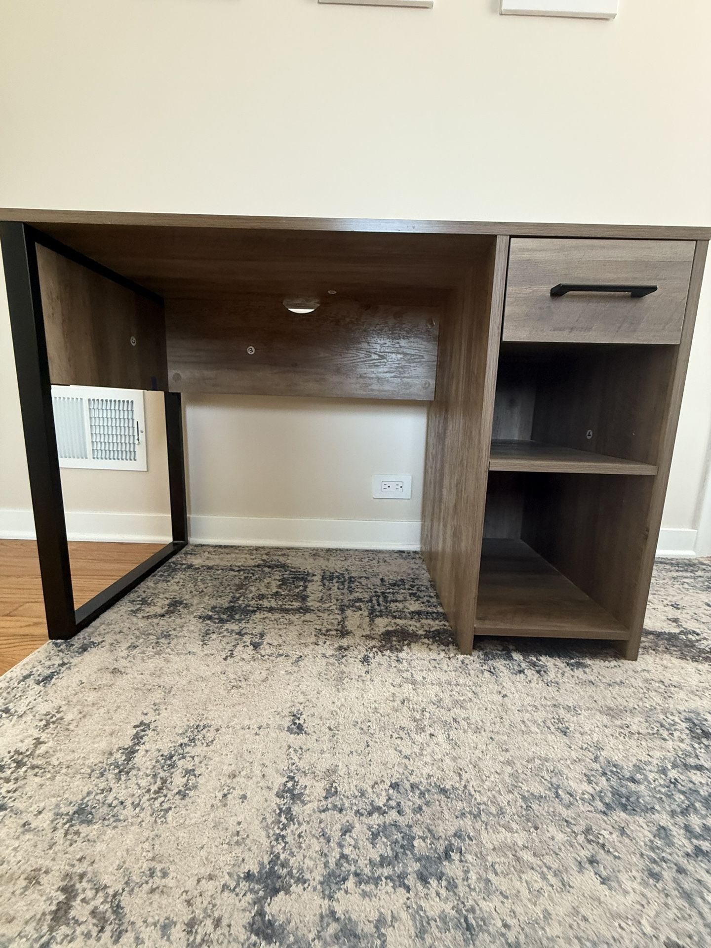 New!! Computer Desk With Storage