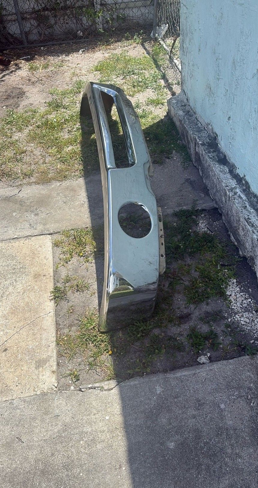 2007 ford f150 front bumper w fog light holes