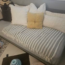 West Elm Linen Bolstered Daybed with Mattress – Gray