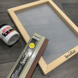 *NEW* Speedball Screen Printing Kit White Fabric Paint And Squeegee 