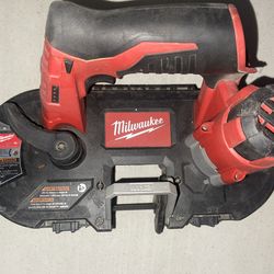 Milwaukee M12 Sub Compact Band Saw