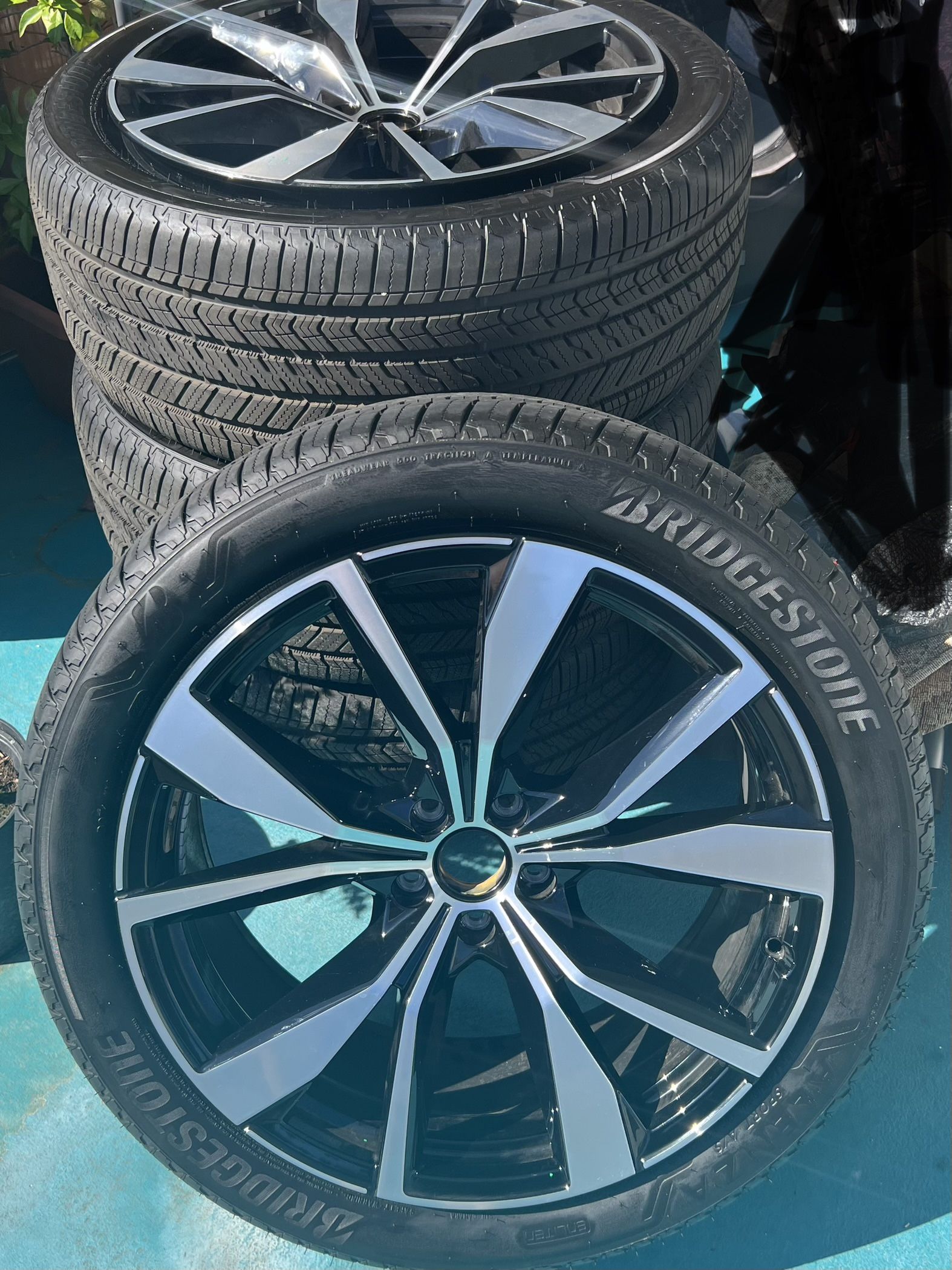Vw Atlas R Line Wheel 24 VW Atlas R-Line premium Wheels And Tires for Sale in Ventura, CA ...