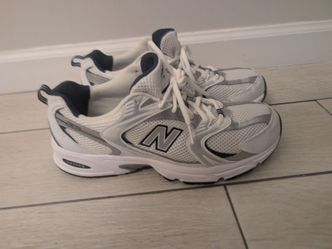 New Balance NWOT Mens 9