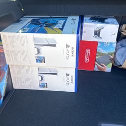 Ps5s, Nintendo Switch 2s, 