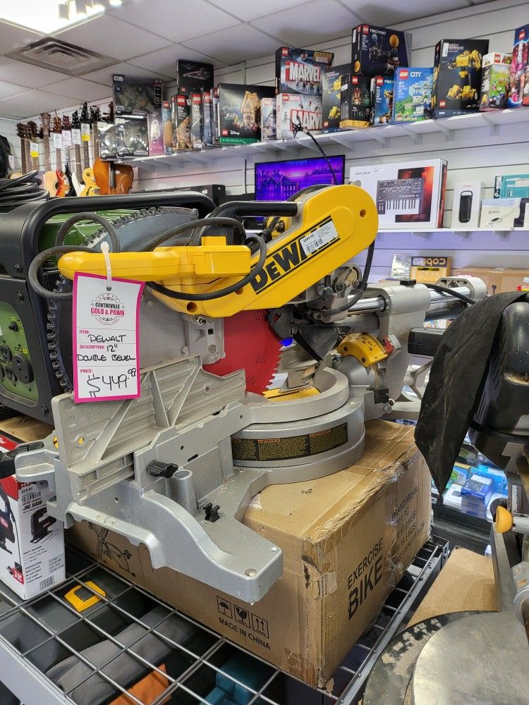 Dewalt 12 Compound Miter Saw