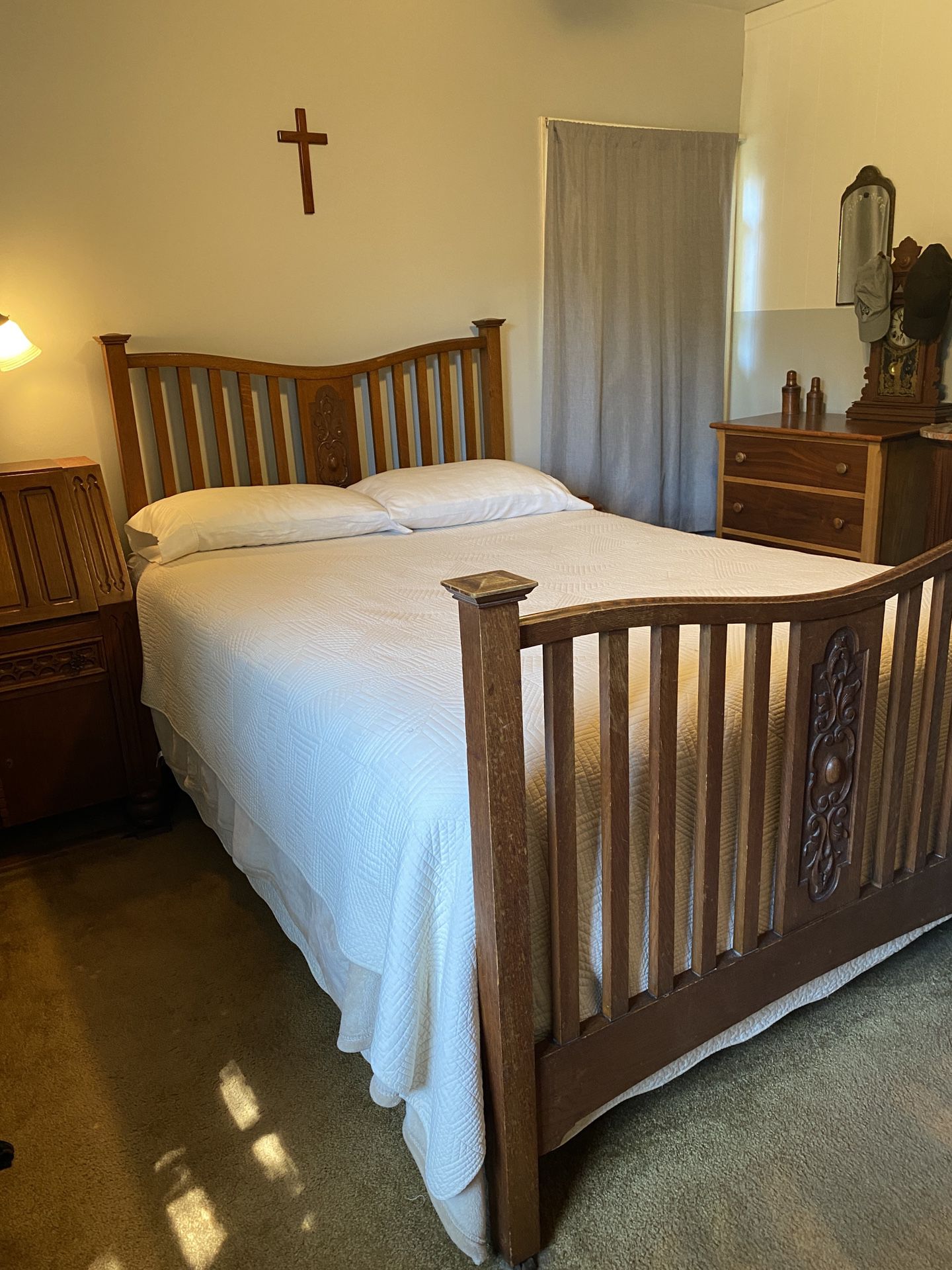 Solid Oak Antique Queen Bed Frame 