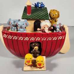 Vintage 1980 Enesco Noah’s Ark Cute Baby Talk To The Animals Wooden Music Box