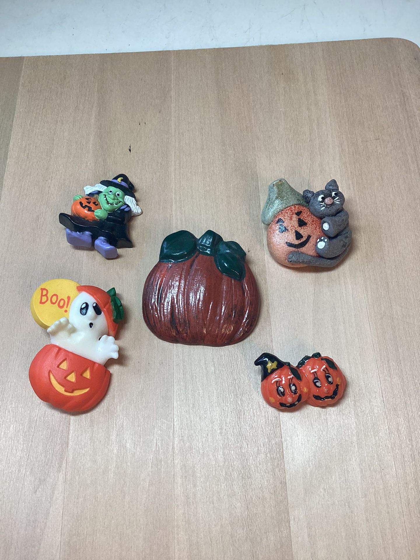 Lot Of Vintage Halloween Pins/Brooches